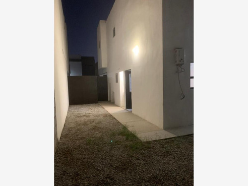 Imagen 5 de 12 de Casa Sola En Renta San Marino