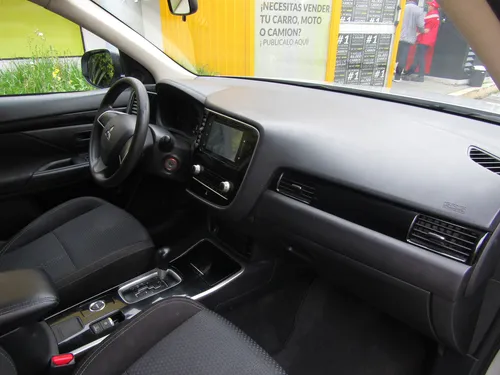 Mitsubishi Outlander 2.4 Kaiteki At 7 Psj