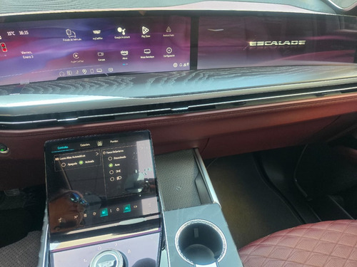 Cadillac Escalade ESV 6.2 Premium Luxury