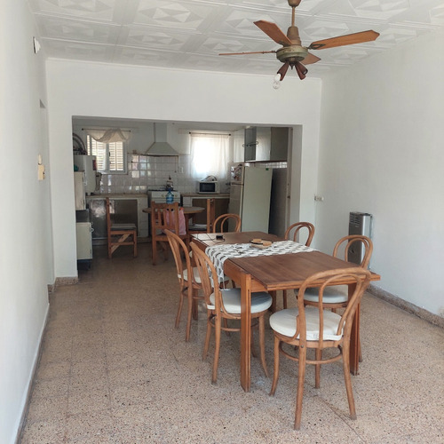 Excelente Casa En Bragado, Pcia De Ba, En Excelente Ubicación (4 Ambientes, 2 Baños , Lavadero, Patio , Garage, Local)