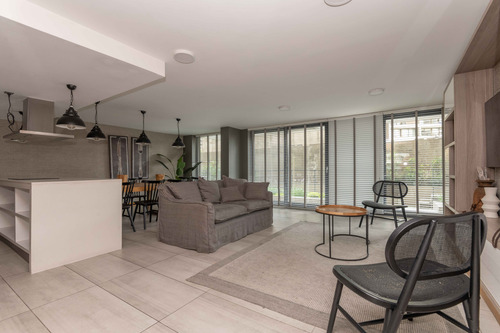 Edificio Av. Irarrázaval (1 Est. 1 Bod.) Vista Poniente Pi