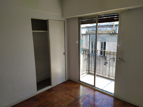 Imagen 8 de 13 de Dpto. 3 Ambientes, Gas Natural, Balcon Al Frente Luminoso