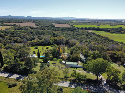 Campo En Falda Del Carmen