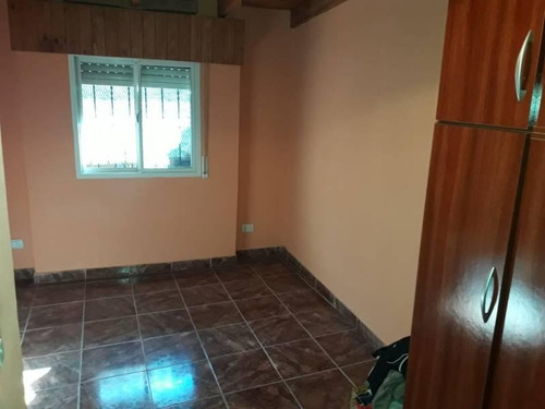 Departamento De Pasillo En El Barrio Fisherton