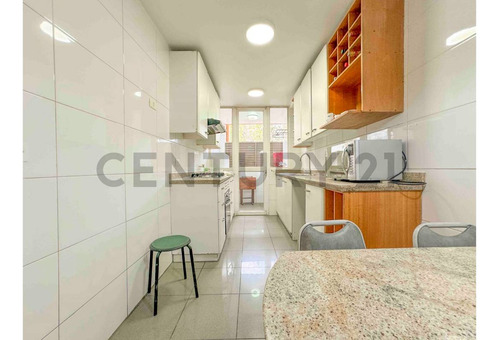 Departamento Providencia, Excelente Ubicación.