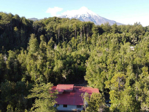 Casa En Medio Del Parque Nacional / Ensenada Puerto Varas