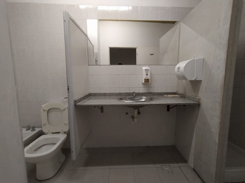 Local Comercial En Venta En Zona Centro - Lima Y Alvear