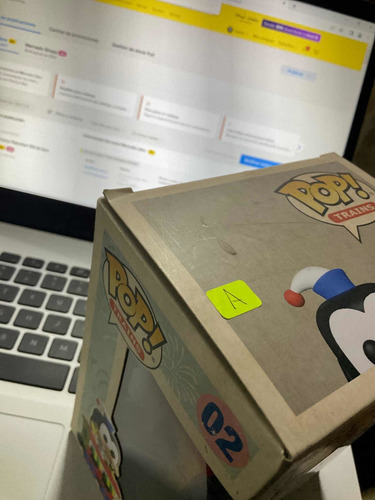 Funko Pop! Goofy On The Train Funko Shop #02 Detalle Caja A (Usado)