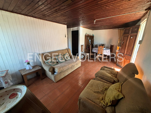 Casa Las Dalias, Requínoa