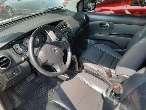 Imagem 4 de 7 de Nissan Livina 2013 1.8 S Flex Aut. 5p