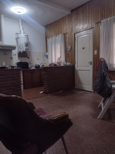 Imagen 2 de 11 de Venta - 2 Locales - Depto 3 Amb - Galpon - L. M Campos 4347 - Caseros
