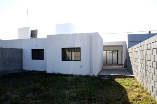 Imagen 13 de 25 de Casa Venta Pilar Dos Dormitorios Cochera Financiacion Cuotas