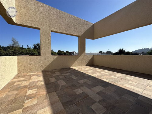 Casa Pingueral, Hormigón Armado. 5 D, 3 Baños.