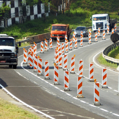 Barreira Vertical Sinalização Trânsito Desvios Pistas Obras