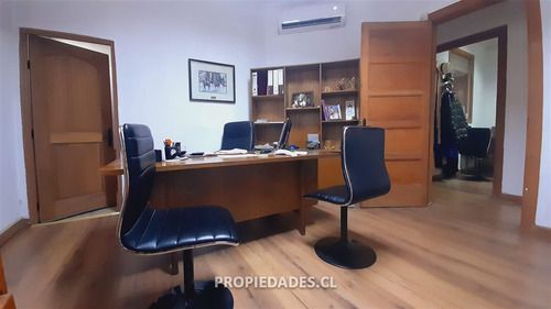 Local Comercial En Venta En Ñuñoa / Emilio Vaisse