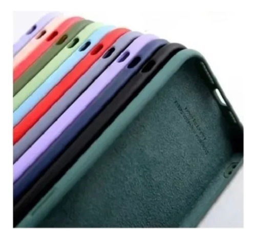 Capa iPhone 13 - Kit 3 Capinhas Premium Silicone Aveludado