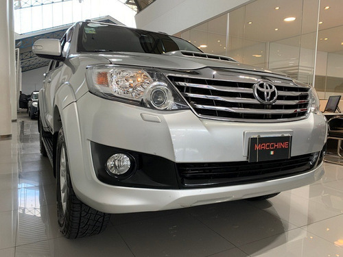 Toyota Hilux Sw4 3.0 Srv Mt 4x4