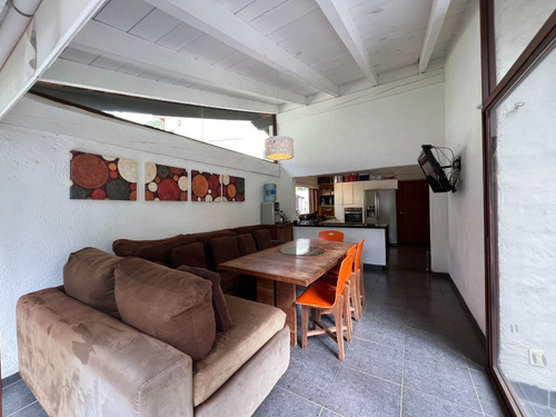 Casa Con Bungalow En Avándaro
