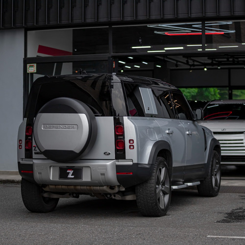 Land Rover Defender First 3.0 2021