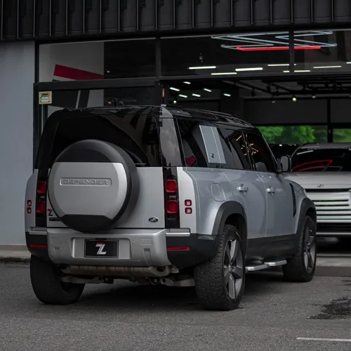 Land Rover Defender First 3.0 2021