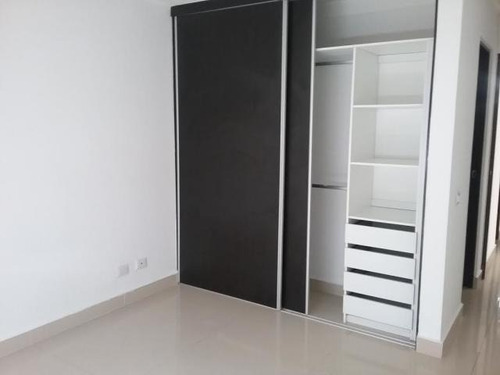 Imagen 3 de 14 de Venta De Apartamento Confortable En Altamira Gardens 20-6853