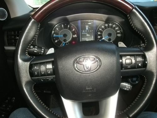 Toyota Hilux Sw4 2.8 4p Srx 4x4 7 Lugares Turbo Diesel Autom