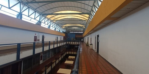 Imagen 2 de 9 de Alquiler - Oficina Amoblada Centro Comercial Prebo
