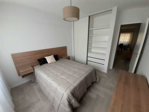 Imagen 6 de 12 de Departamento 2 Ambientes Muy Luminoso Reciclado A Nuevo.