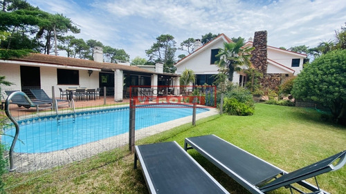 Impecable Chalet En El Corazón De Las Paradas- Ref: 6800