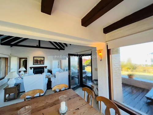 Preciosa Casa En Montoya A Metros Del Mar. Muy Buenas Comodidades Con Excelente Equipamiento