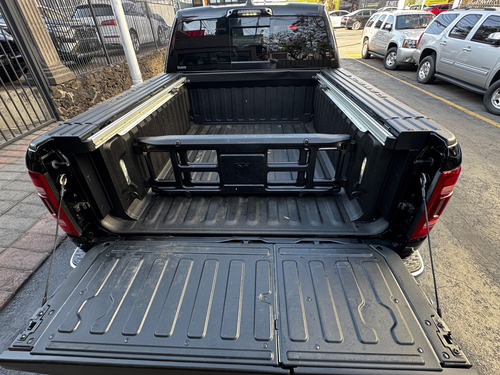 RAM Ram 5.7 Hemi Sport Black Package 4x4 At