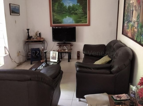 Imagen 3 de 23 de Omar Espinoza Ofrece En Venta Grandiosa Casa Quinta En Guatire Valle Arriba A Precio Insuperable