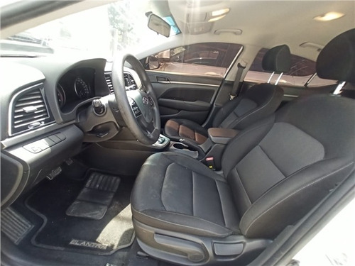 Hyundai Elantra 2.0 16v Flex 4p Automático