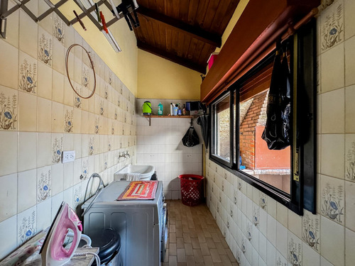 Venta Casa 5 Ambientes Cochera Y Patio - Liniers - Apto Credito