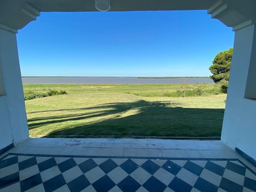Imagen 11 de 29 de Extensa Casa Quinta Sobre El Rio Paraná