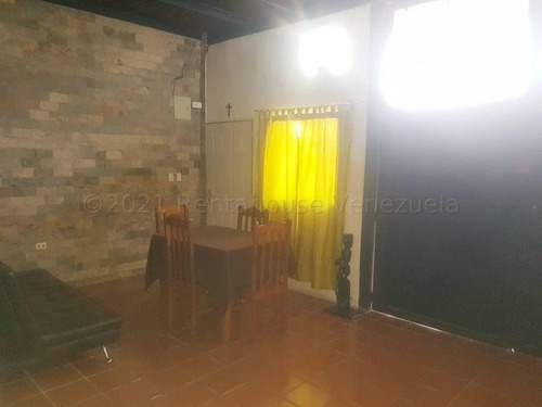 Imagen 7 de 14 de Ramiro E. Ruiz Vende Casa En Catia Mls #22-818