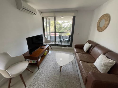 Apartamento De Dos Dormitorios En Venta Punta Del Este