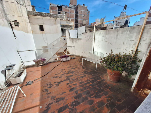 Terreno En Centro- 2 Dorm- Muy Amplio - Zona Urquiza