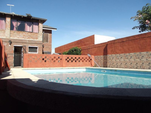 Venta Casa Tres Dormitorios Lomas De Solymar, Piscina, Barbacoa