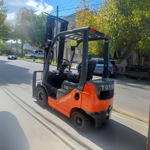 Auto Elevador Clark Toyota 1500kg Naftero 458hs Uso
