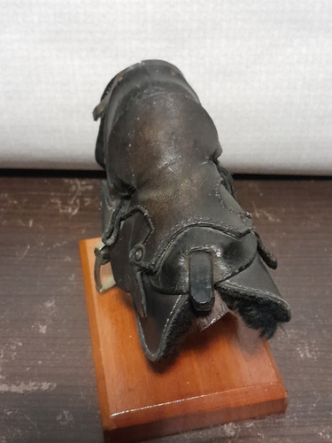 Adorno Artesanal Antiguo Pequeña Montura Caballo Cuero (Usado)
