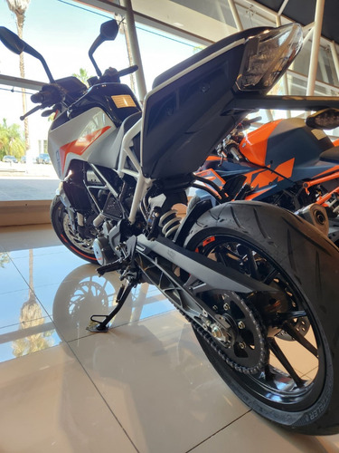 Imagen 15 de 18 de Ktm Duke 390