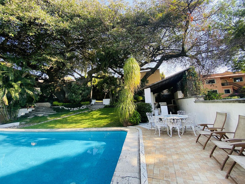 Casa Comercial En Lomas De Atzingo, Cuernavaca, Morelos Caen-1098-cc