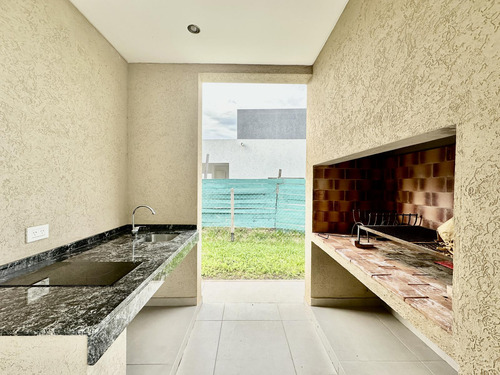 Casa En Venta Barrio San Felipe Canning