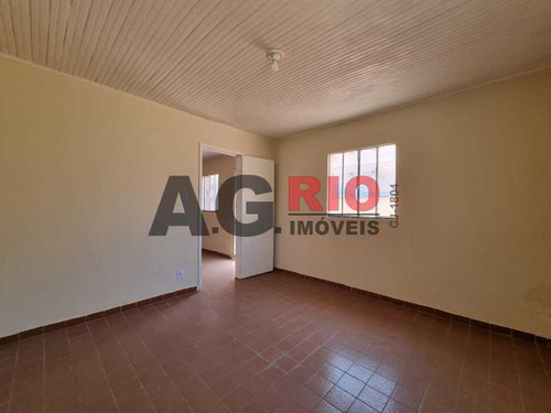 Imagem 3 de 12 de Casa De Rua-locação-bento Ribeiro-rio De Janeiro - Vvca10012