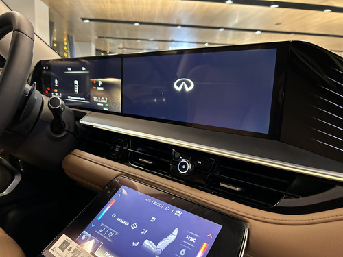 Infiniti QX80 SENSORY 8 pasajeros
