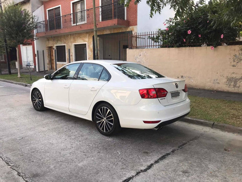 Imagen 5 de 12 de Volkswagen Vento 2.0 Sportline Tsi 200cv Dsg 2014
