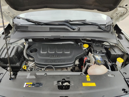 Imagem 14 de 16 de Jeep Compass 2018 2.0 Limited Flex Aut. 5p