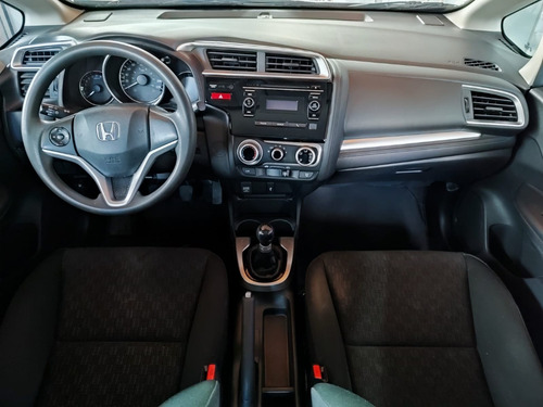 Imagen 9 de 15 de Honda Fit Fun 2017 Tm