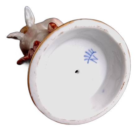 Figura Antigua Porcelana Capodimonte Querubín Alado Sentado (Usado)